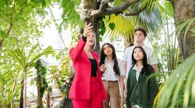 Arbor-School-teacher-students