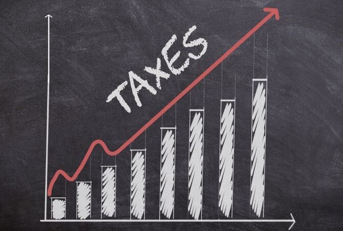 blackboard-tax-chart-stock-image