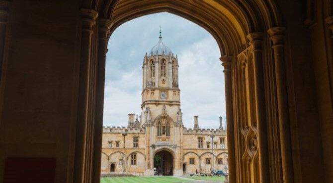 Stock-image-univeristy-arch