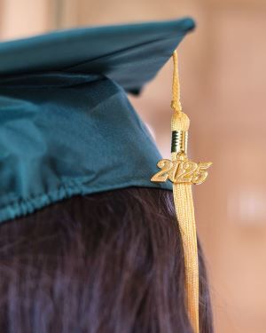 Ermitage-Int-Sch-IB-2025-hat